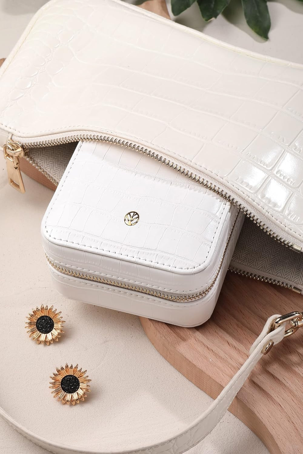 Travel Jewelry Organizer Travel Jewelry Boxes for Women Small Jewelry Travel Case Box Portable Travel Jewelry Case Travel Case Mini Jewelry (10_Pattern_Crocodile_White)